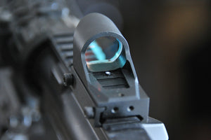 Red Dot Auto Light Sensing Sight built in sun shade, good for pistols.